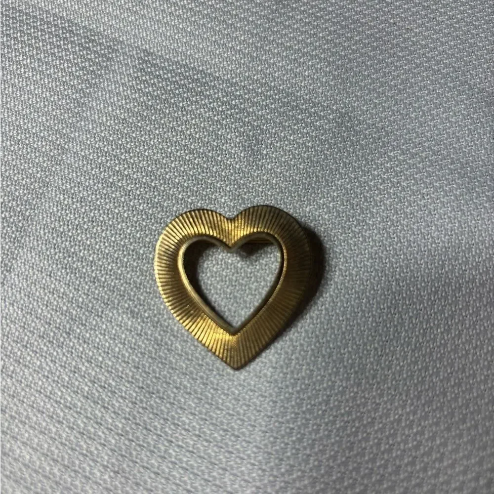 Vintage Goldtone Heart Shaped Brooch Excellent Preloved Condition